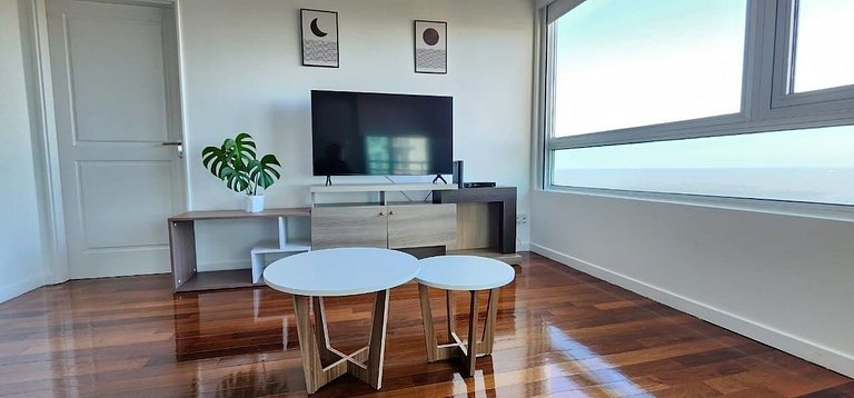 Puerto Madero 38th Floor River View In Front of the Hilton