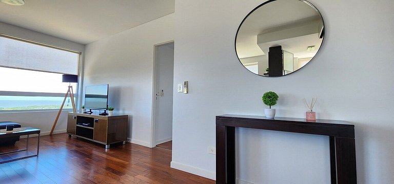 Puerto Madero 20th Floor River View in front of Hilton