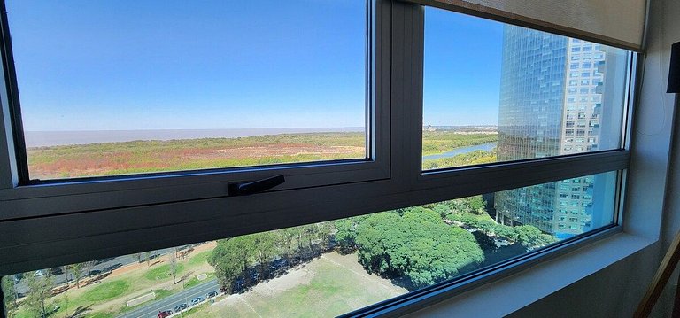 Puerto Madero 20th Floor River View in front of Hilton