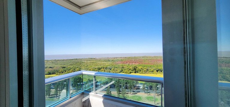 Puerto Madero 20th Floor River View in front of Hilton