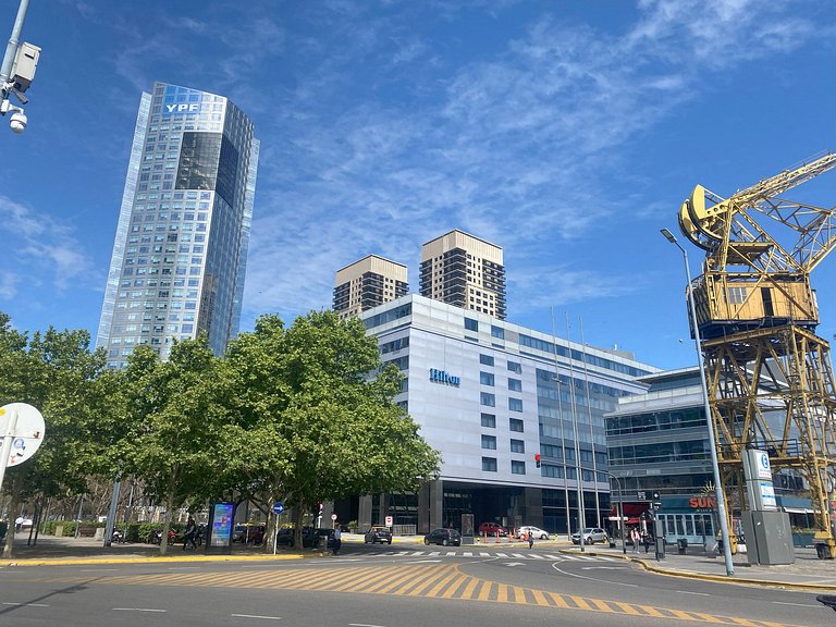 Puerto Madero frente al Hotel Hilton Vista Ciudad