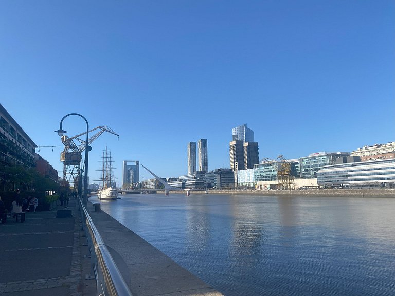 Puerto Madero frente al Hotel Hilton Vista Ciudad