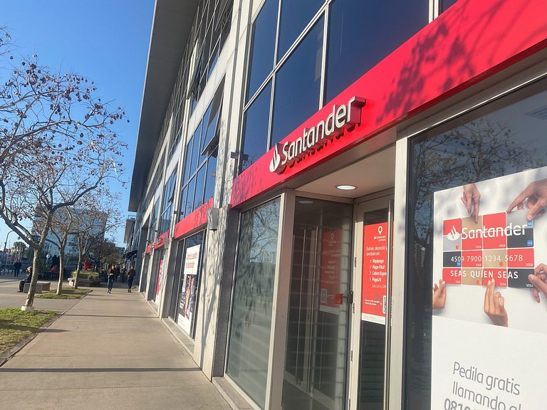Puerto Madero 20th Floor River View in front of Hilton