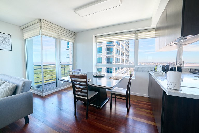 Puerto Madero 20th Floor River View in front of Hilton