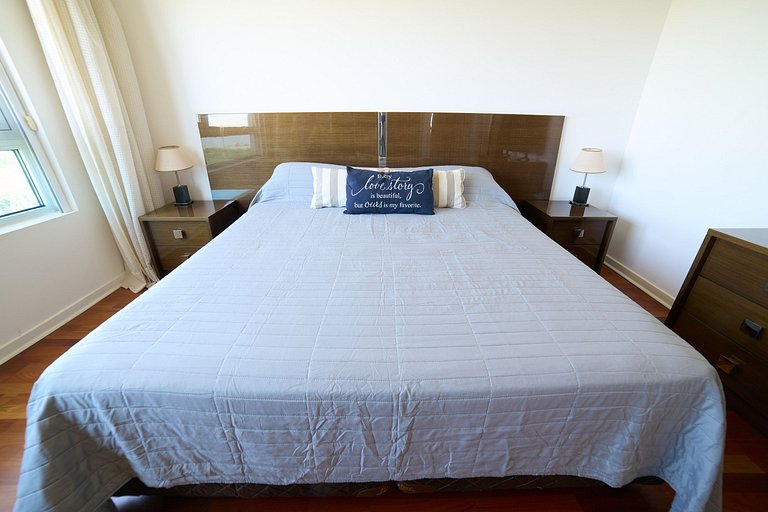 Puerto Madero 20th Floor River View in front of Hilton