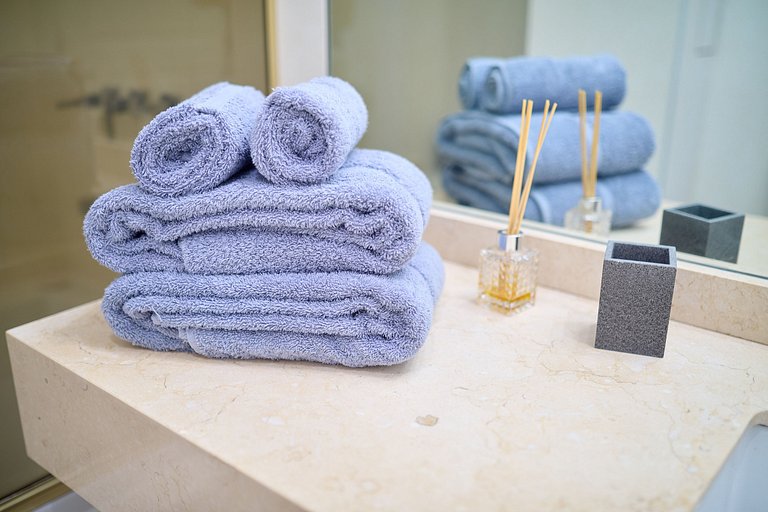 Puerto Madero 20th Floor River View in front of Hilton