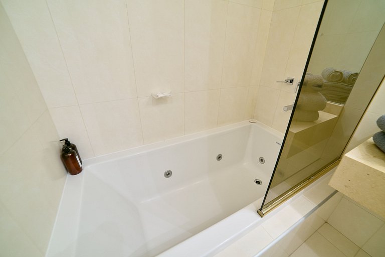 Puerto Madero 20th Floor River View in front of Hilton