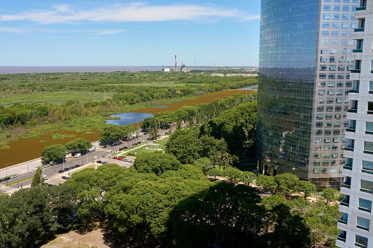 Puerto Madero 20th Floor River View in front of Hilton
