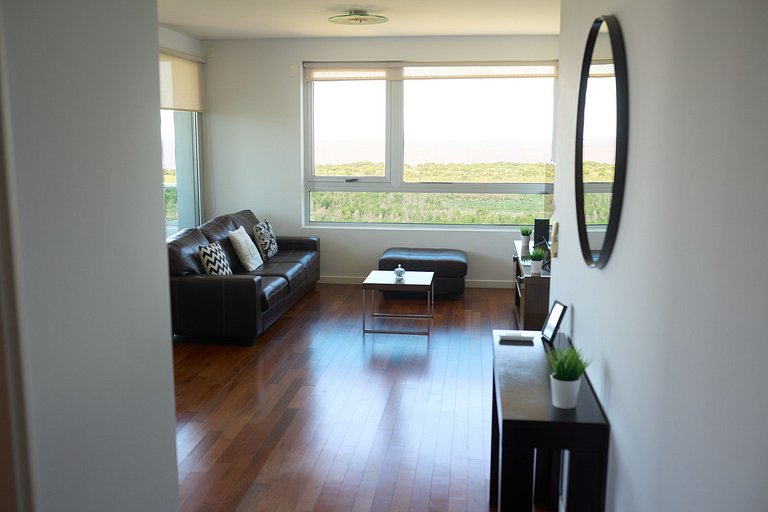 Puerto Madero 20th Floor River View in front of Hilton