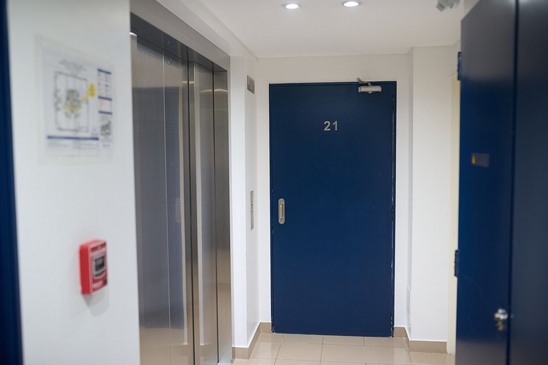 Puerto Madero 20th Floor River View in front of Hilton