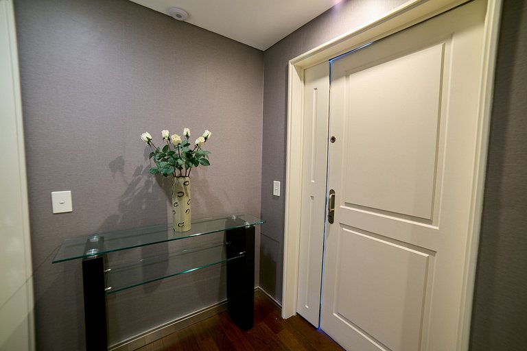 Puerto Madero 20th Floor River View in front of Hilton