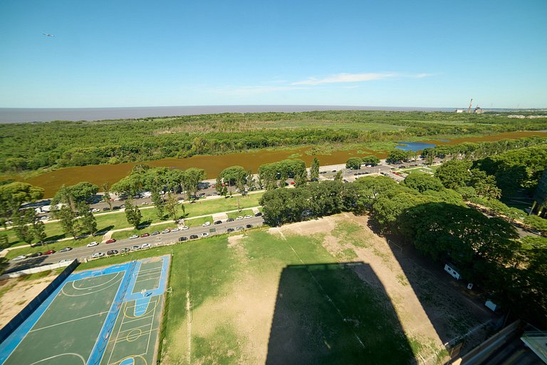 Puerto Madero 20th Floor River View in front of Hilton