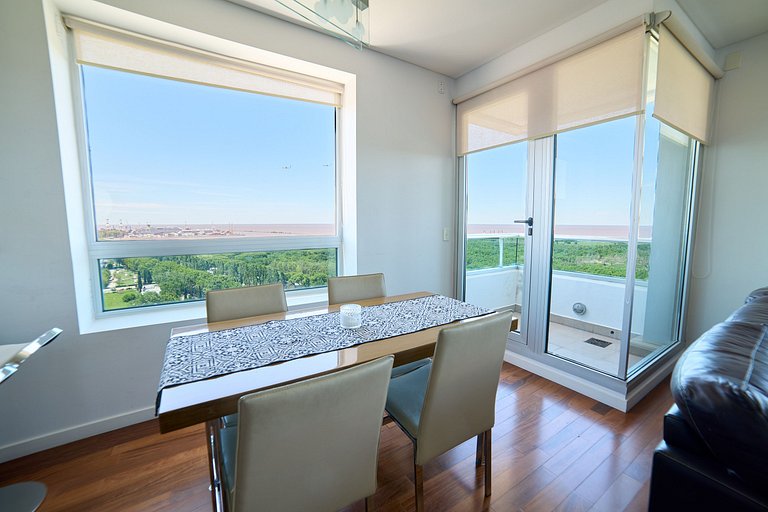 Puerto Madero 20th Floor River View in front of Hilton