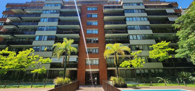 1BR Puerto Madero Pool View al lado Hotel Madero