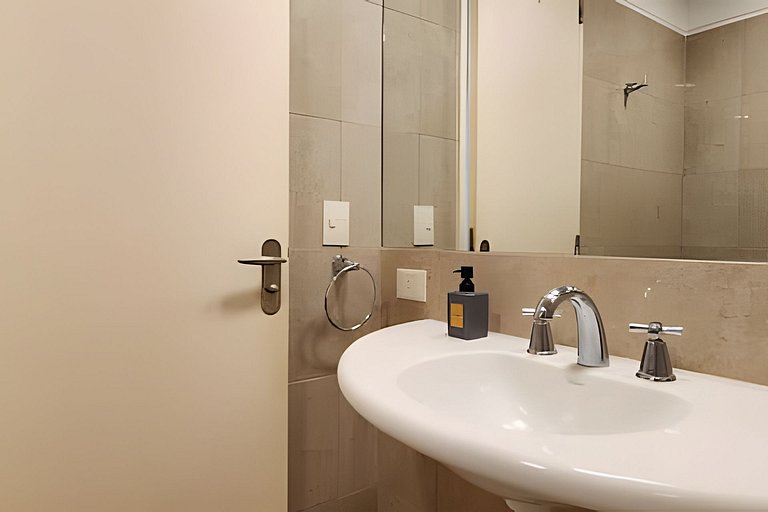1BR Puerto Madero Pool View al lado Hotel Madero